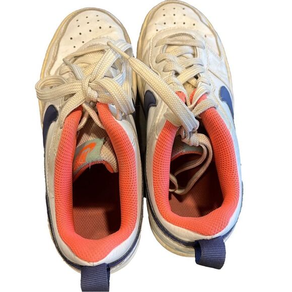 Nike girls shoes size 5y - Picture 5 of 5